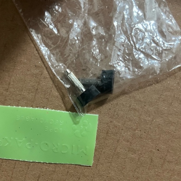 BRAND NEW LE CHATEAU HEELS SIZE 8.5 - Picture 6 of 7